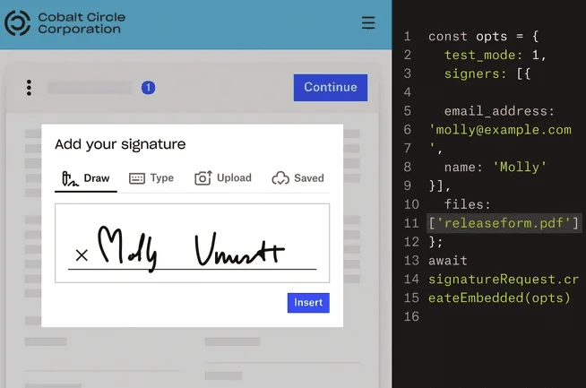 Fenêtre « Add your signature » de HelloSign avec une signature dessinée, à côté du code d'API créant une demande de signature