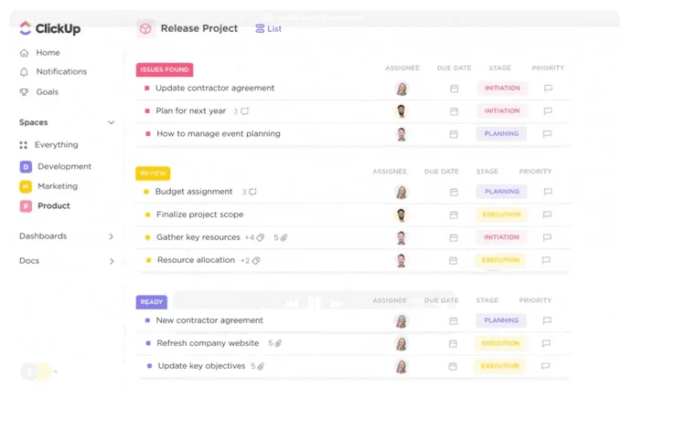 Vue de projet ClickUp avec des tâches classées par statut, avec responsable, échéance, étape et priorité