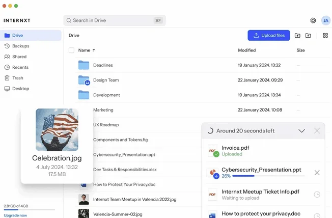 Application web Internxt : dossiers du Drive et panneau d'envoi de fichiers en cours