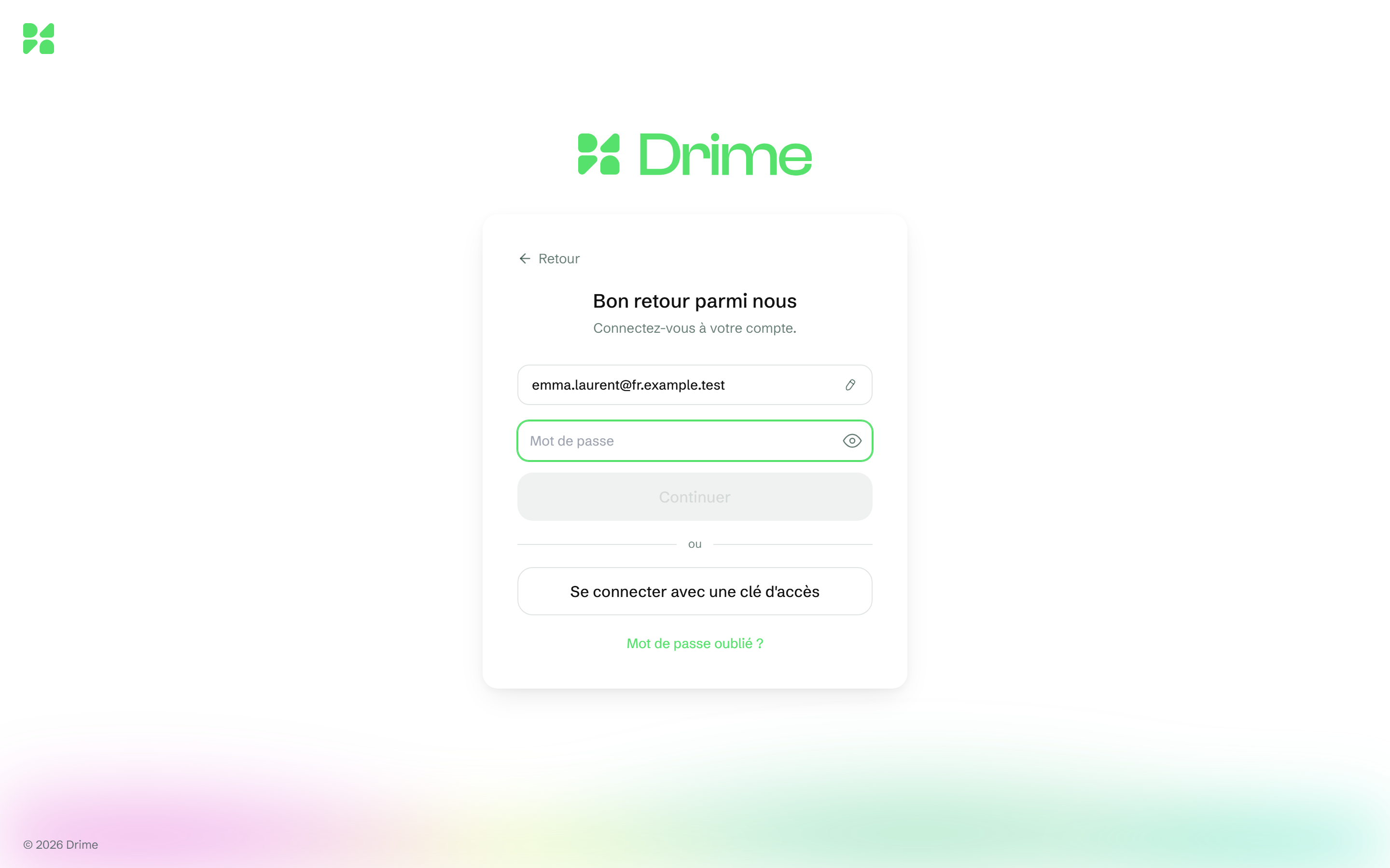 L'étape Bon retour parmi nous avec l'adresse e-mail remplie, le champ du mot de passe et Se connecter avec une clé d'accès